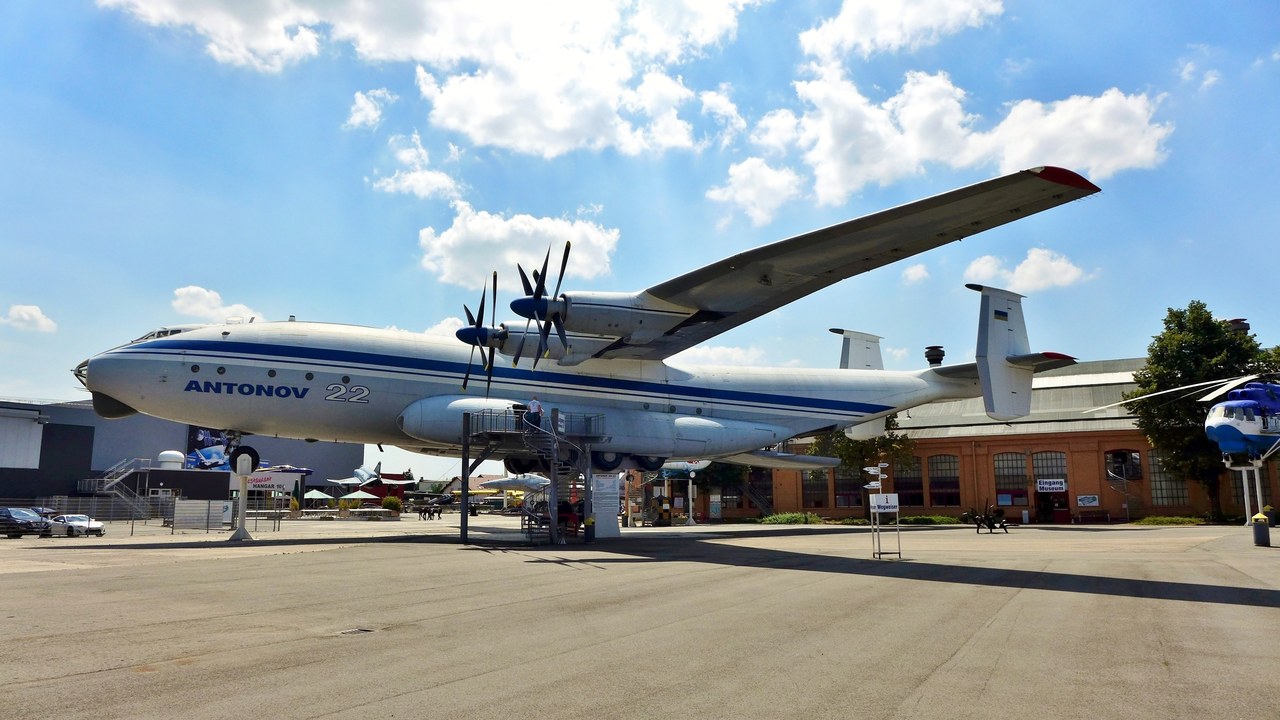 Antonov An-22 Antei — Image Credit: Bahnfrend - CC BY-SA 4.0/Wiki Commons