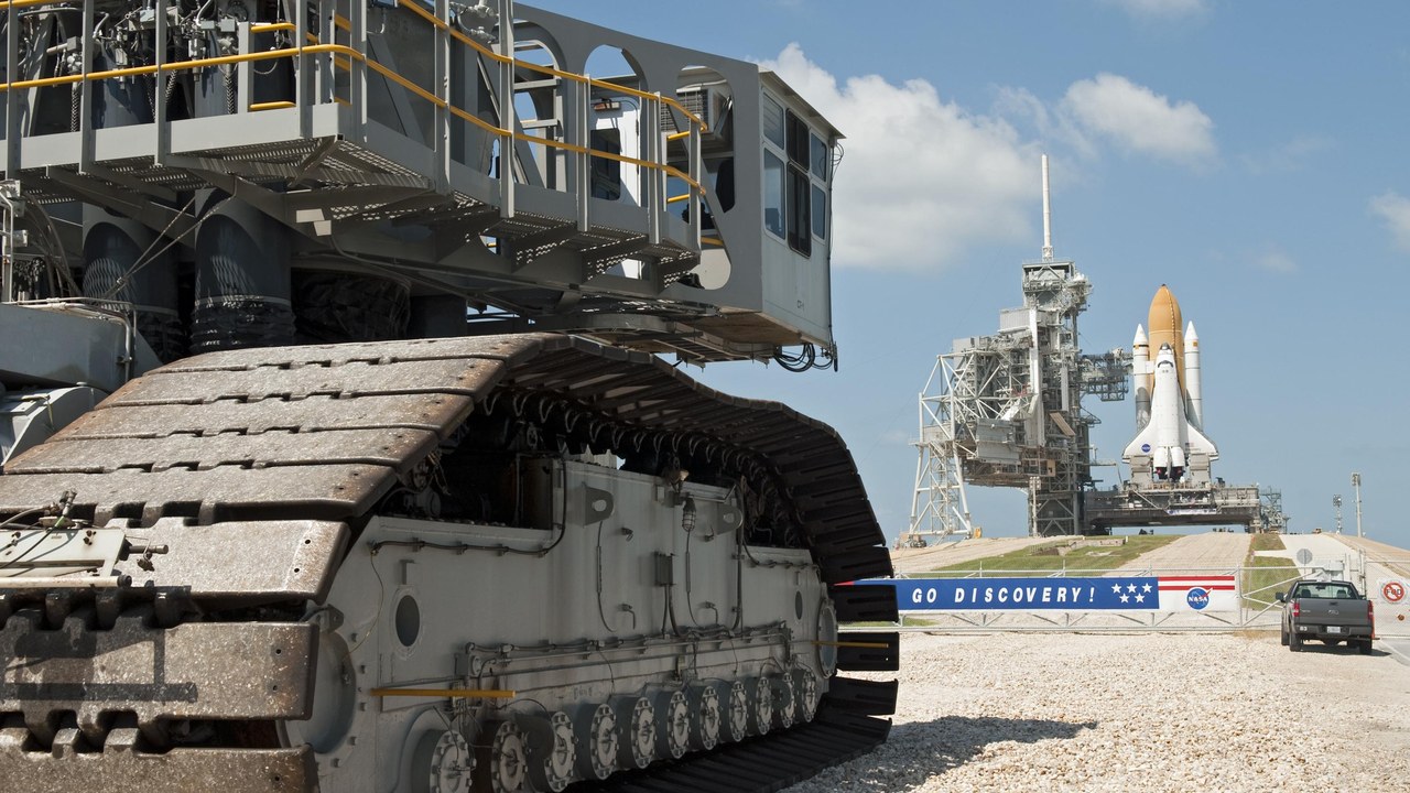 Crawler-Transporter 2 — Image Credit: NASA/Jim Grossmann - Public domain/Wiki Commons
