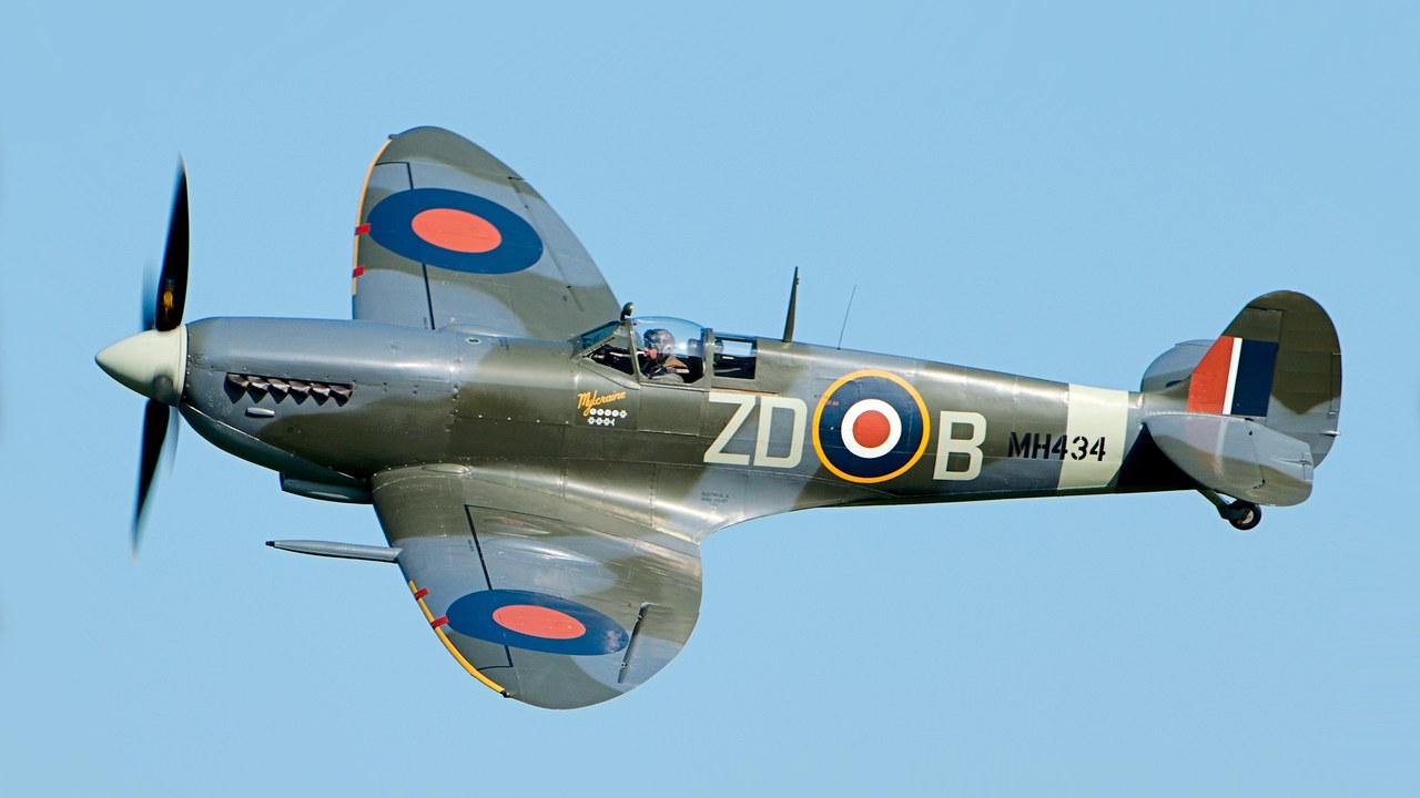 Supermarine Spitfire — Image Credit: Airwolfhound - CC BY-SA 2.0/Wiki Commons