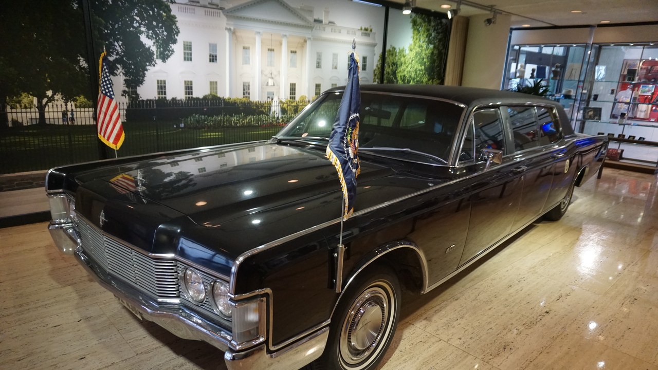 LBJ's 1968 Lincoln limousine — Image Credit: Michael Barera - CC BY-SA 4.0/Wiki Commons