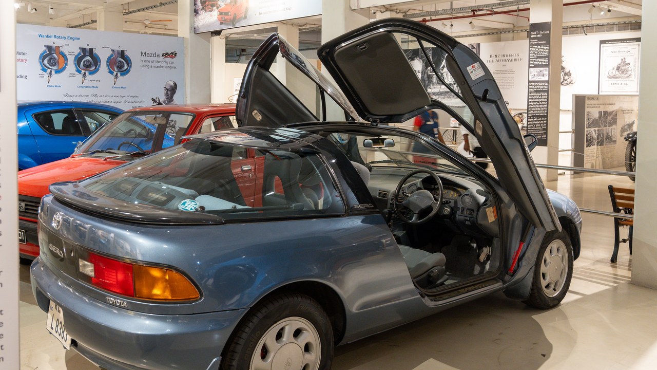 Car door — Image Credit: Rainer Halama - CC BY-SA 4.0/Wiki Commons