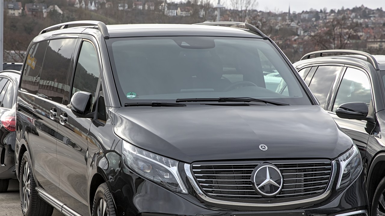 Mercedes-Benz V-Class — Image Credit: Alexander-93 - CC BY-SA 4.0/Wiki Commons