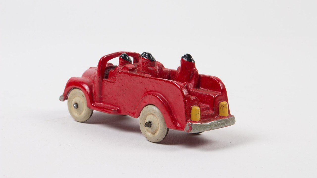 Melissa & Doug fire truck activity board toys — Image Credit: Fun Ho - CC BY 4.0/Wiki Commons