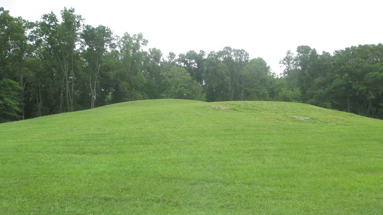 Poverty Point — Image Credit: Billy Hathorn - CC BY-SA 3.0/Wiki Commons