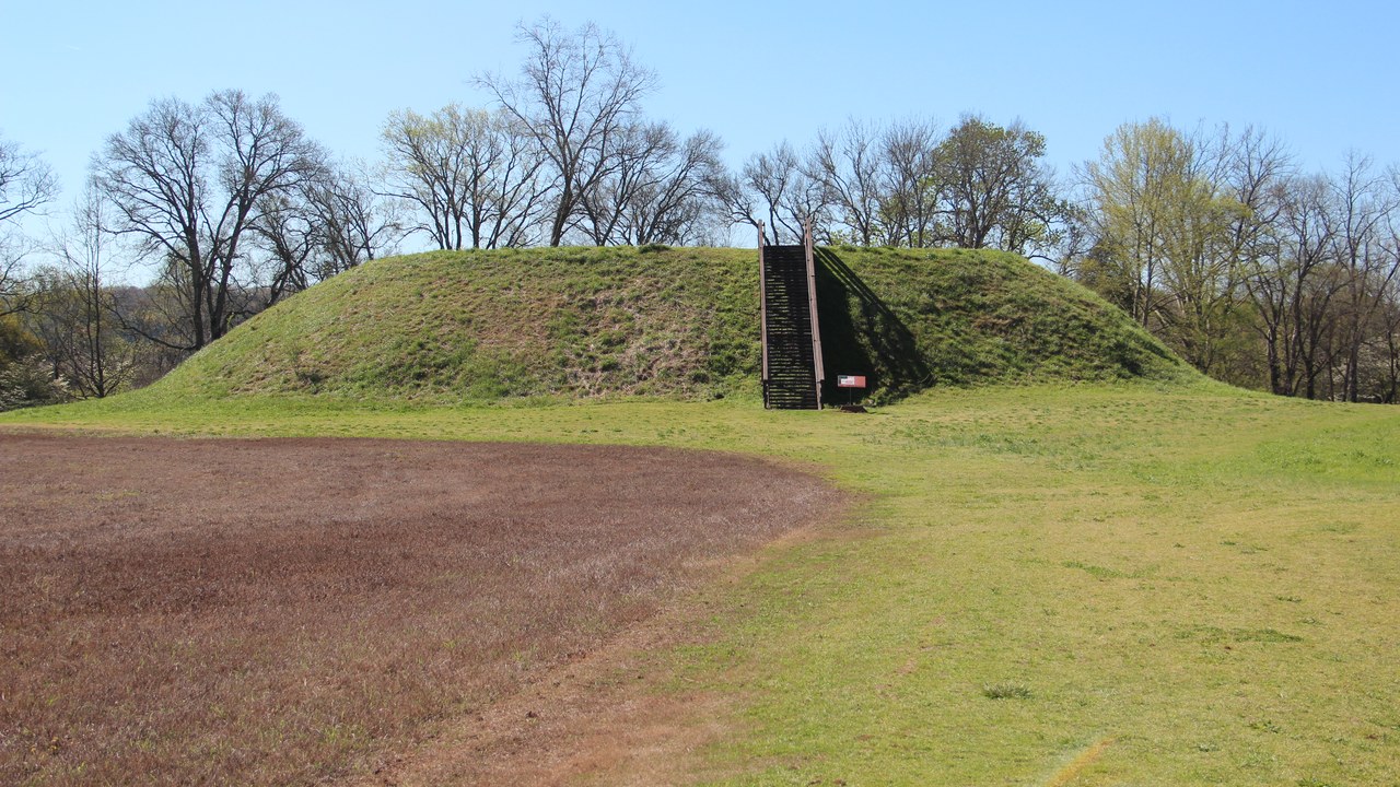 Etowah Mounds — Image Credit: Thomson200 - CC0/Wiki Commons