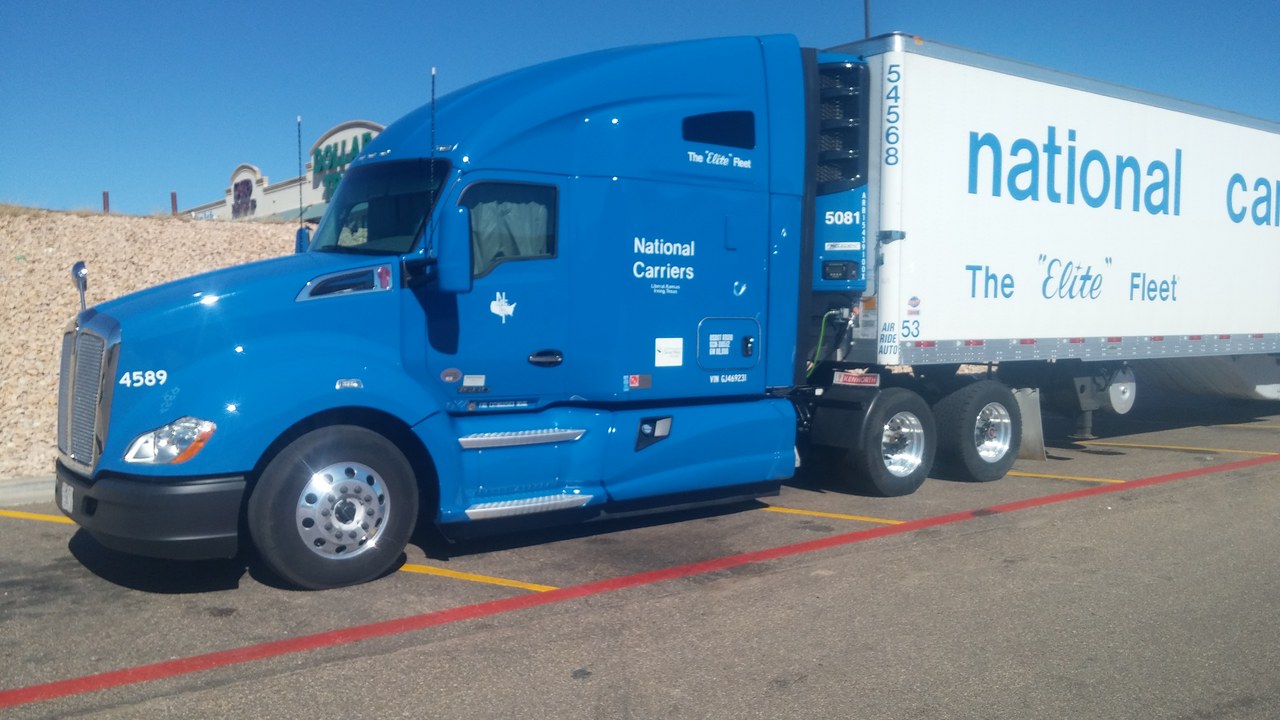 Kenworth T680 — Image Credit: Thecohorts - CC BY-SA 4.0/Wiki Commons