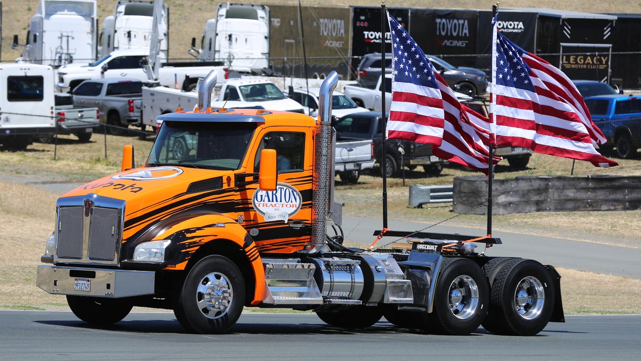 Kenworth T880 — Image Credit: TaurusEmerald - CC BY-SA 4.0/Wiki Commons