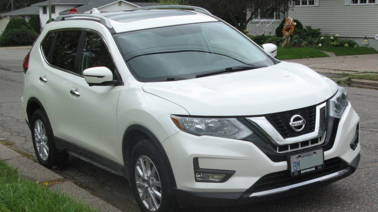 Nissan Rogue (2017-2018) — Image Credit: SsmIntrigue - CC BY-SA 4.0/Wiki Commons