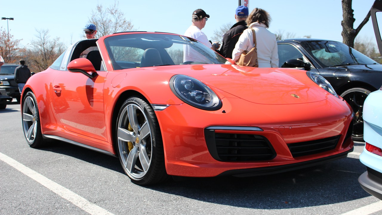 Porsche 911 Targa (991) — Image Credit: ilikewaffles11 - CC BY 2.0/Wiki Commons