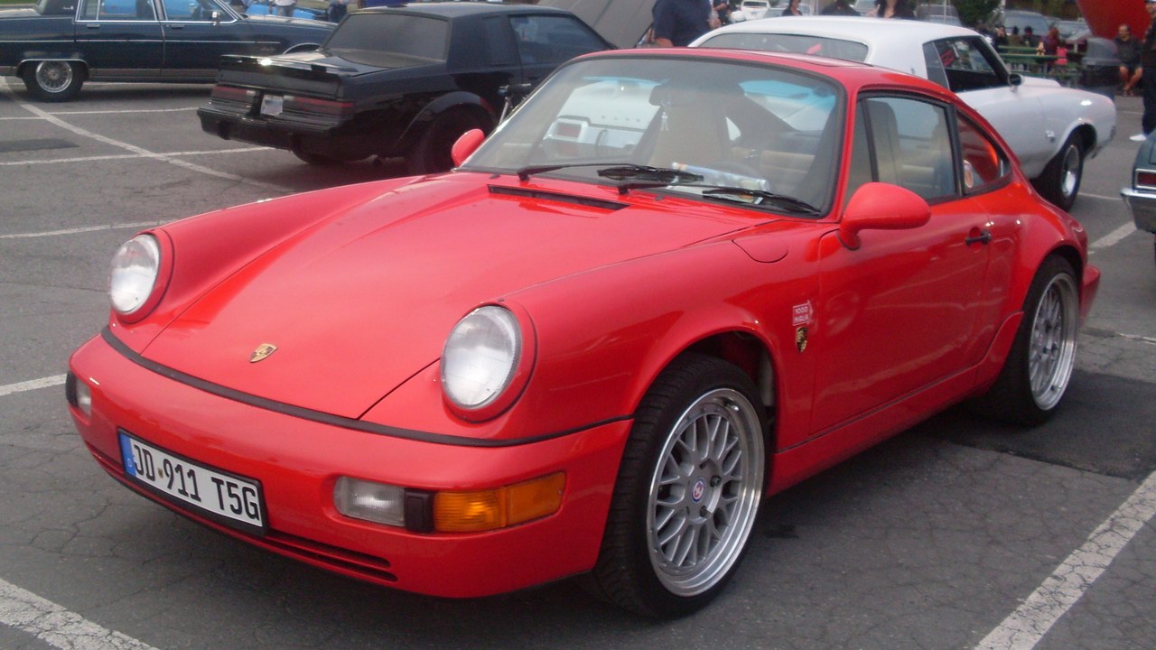 Air-cooled Porsche 911 — Image Credit: Bull-Doser - Public domain/Wiki Commons