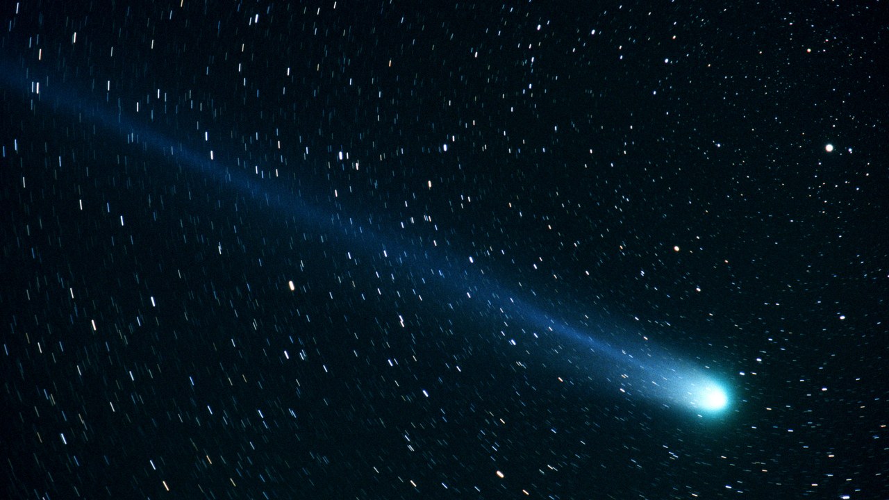 Comet Hyakutake — Image Credit: Bill Ingalls - Public domain/Wiki Commons