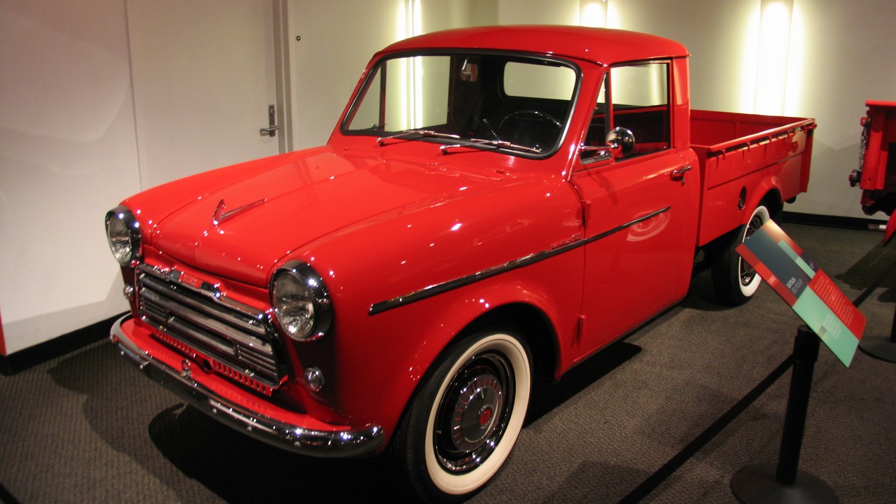 Datsun 220 — Image Credit: ilikewaffles11 - CC BY 2.0/Wiki Commons