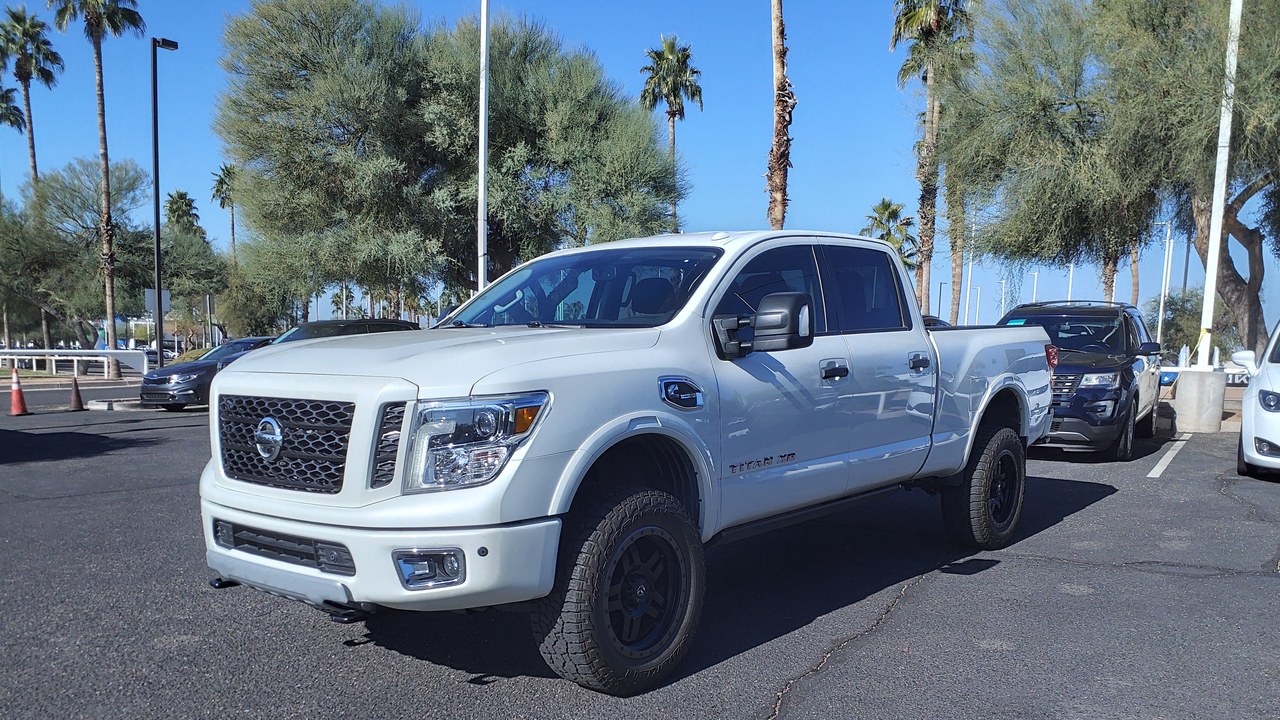 Nissan Titan XD — Image Credit: HJUdall - CC0/Wiki Commons