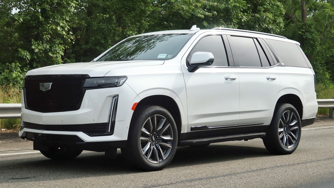 Cadillac Escalade ESV — Image Credit: Kevauto - CC BY-SA 4.0/Wiki Commons