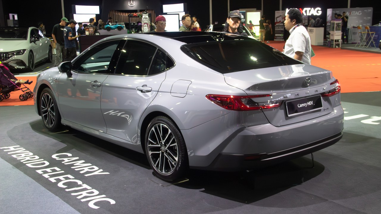 Toyota Camry — Image Credit: Hdbdp4 - CC BY 4.0/Wiki Commons