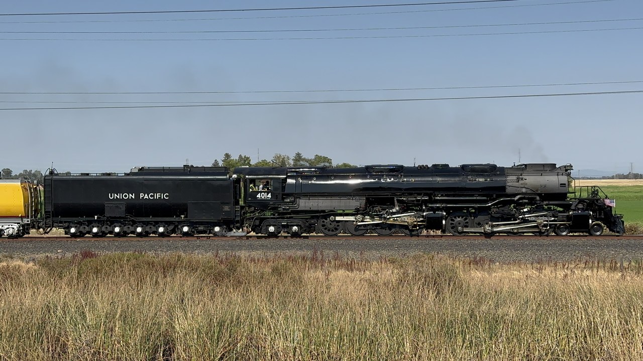 Union Pacific Big Boy No. 4014 — Image Credit: Fan Railer - CC BY-SA 4.0/Wiki Commons