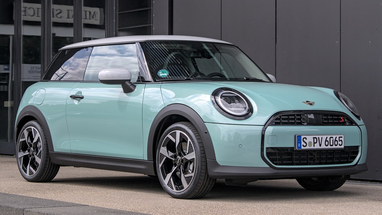 MINI Hardtop 2 Door — Image Credit: Alexander-93 - CC BY-SA 4.0/Wiki Commons
