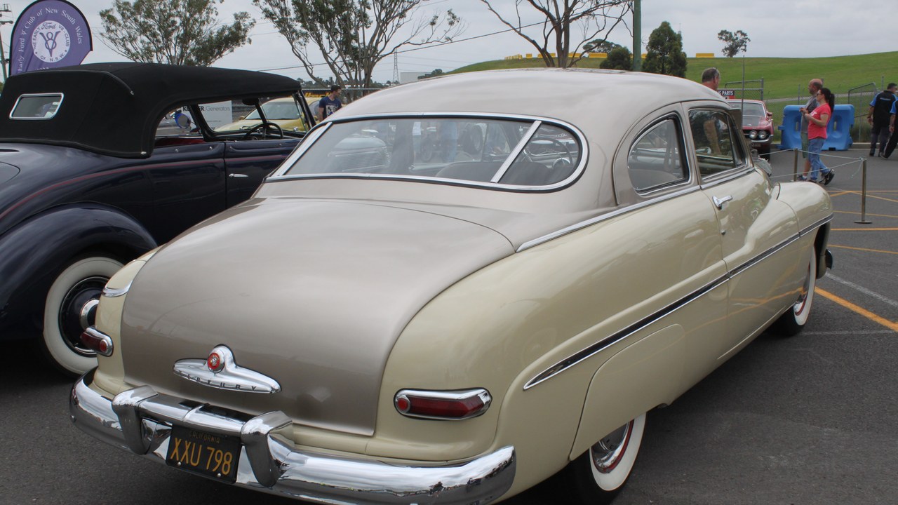 Mercury Series 9CM (1949) — Image Credit: Jeremy from Sydney, Australia - CC BY 2.0/Wiki Commons