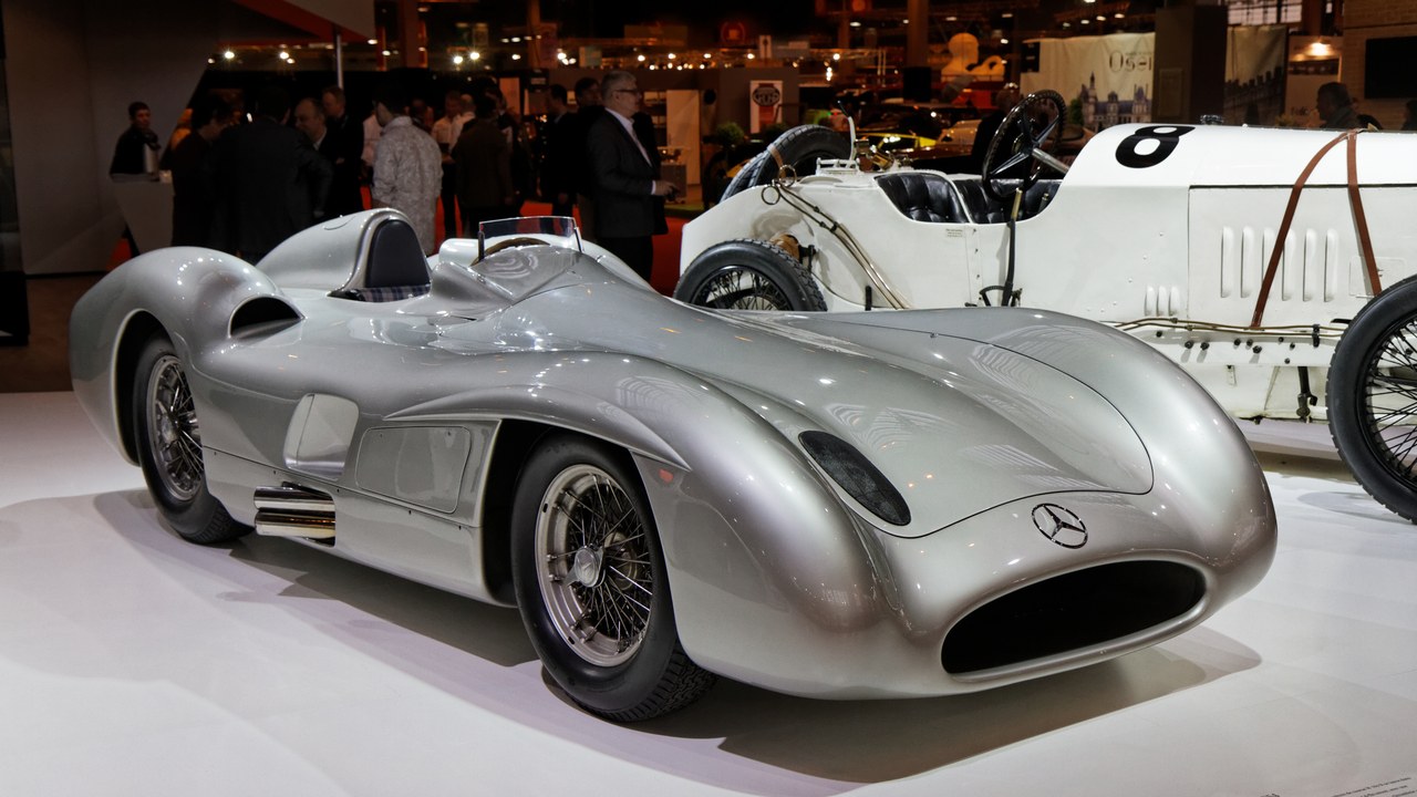 1954 Mercedes-Benz W196 R Stromlinienwagen — Image Credit: Thesupermat - CC BY-SA 3.0/Wiki Commons