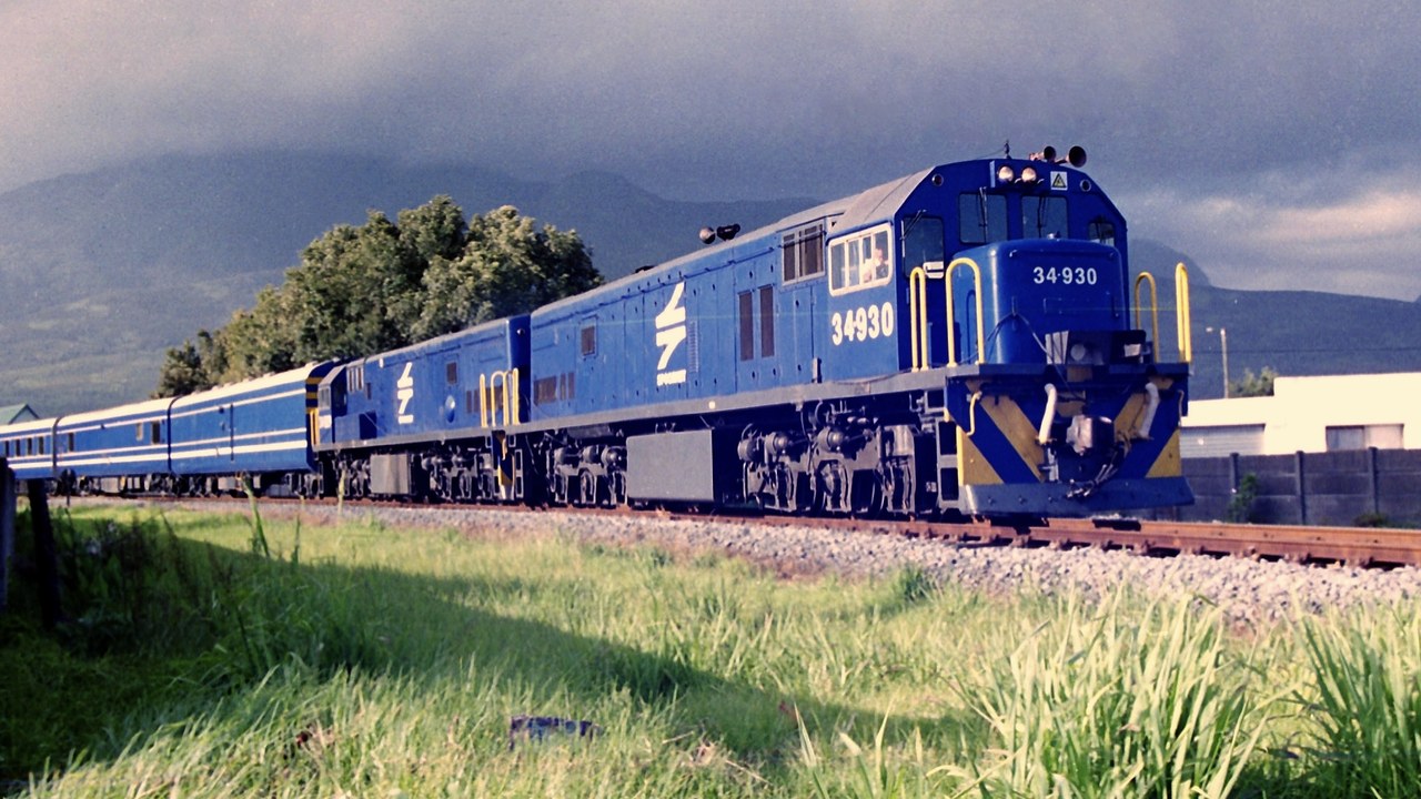 Blue Train — Image Credit: Bob Adams from George, South Africa - CC BY-SA 2.0/Wiki Commons