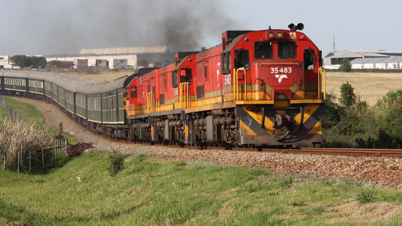 Rovos Rail Pride of Africa — Image Credit: Bob Adams from George, South Africa - CC BY-SA 2.0/Wiki Commons