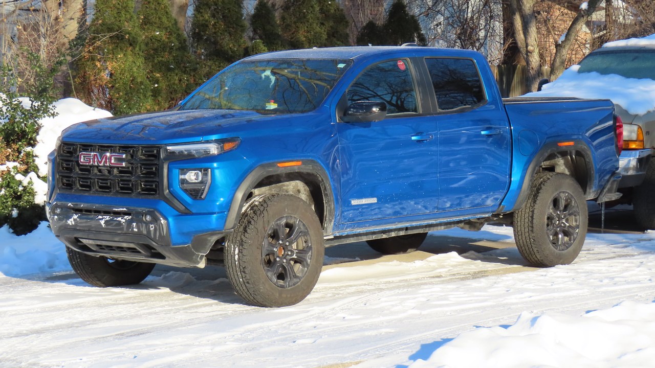GMC Canyon — Image Credit: 42-BRT - CC BY-SA 4.0/Wiki Commons