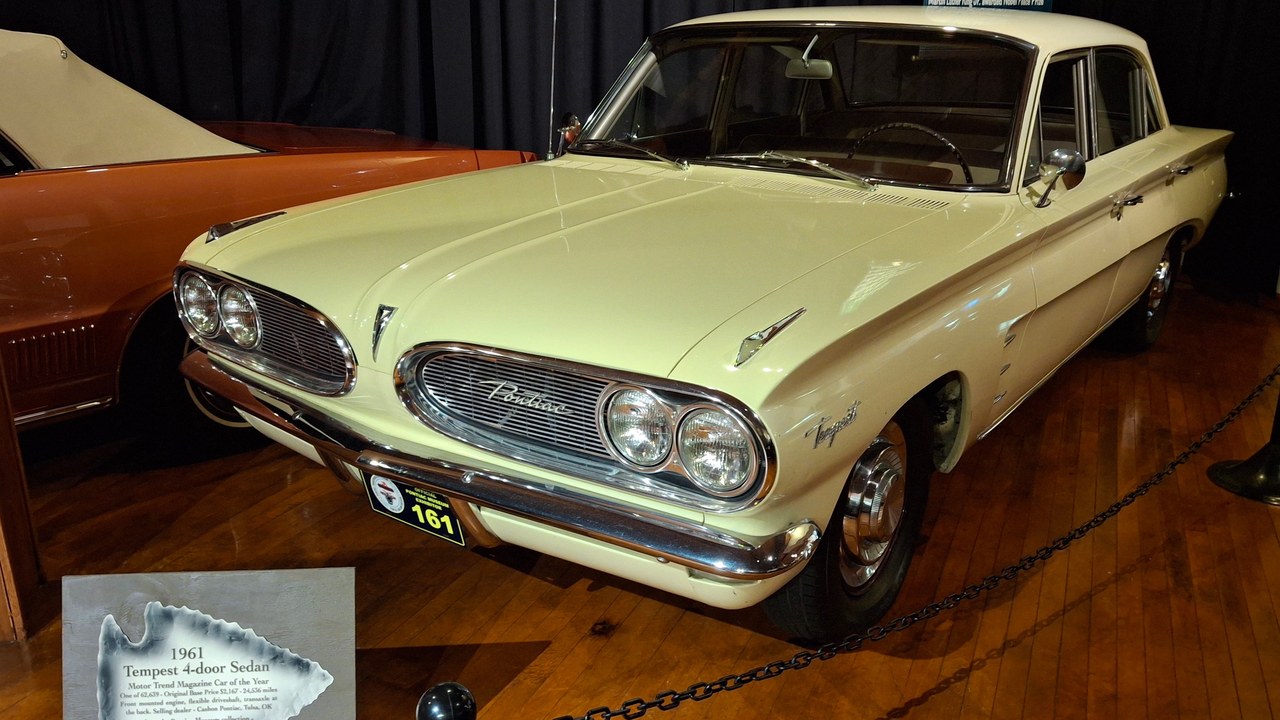 Pontiac Tempest (1961) — Image Credit: Xnatedawgx - CC BY-SA 4.0/Wiki Commons