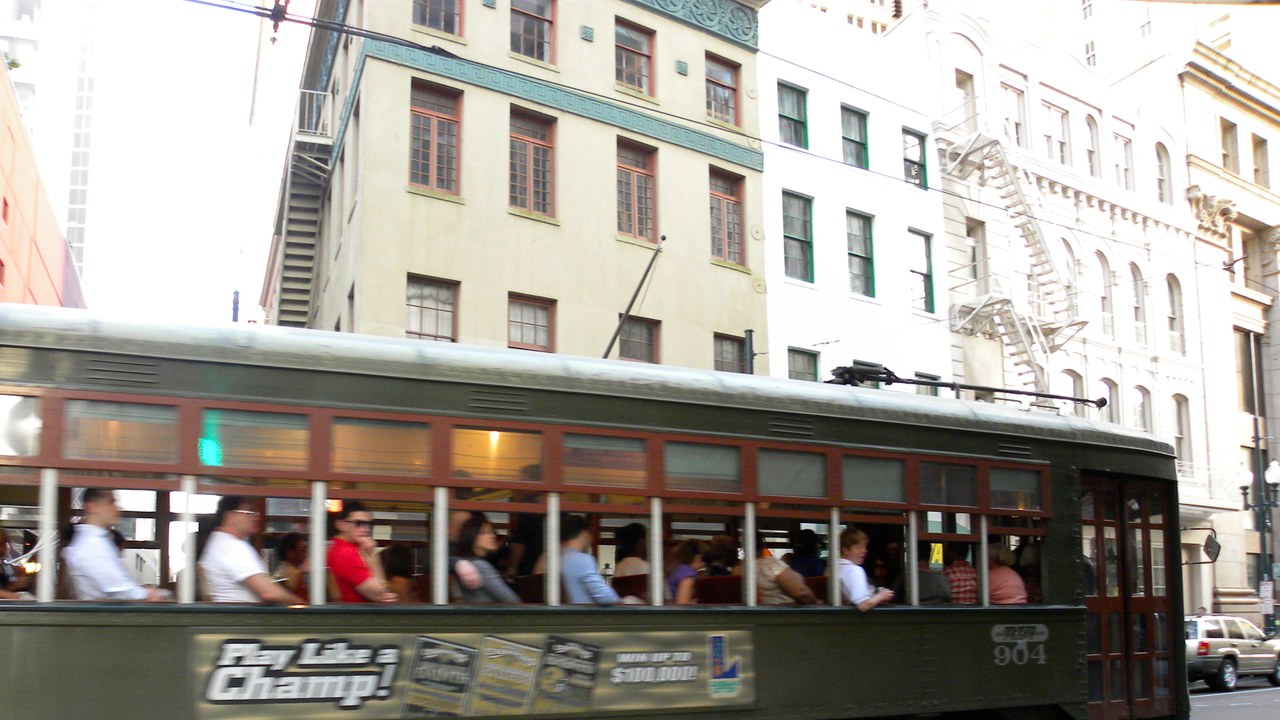 Perley Thomas 900-series streetcar, New Orleans — Image Credit: JasonParis - CC BY 2.0/Wiki Commons