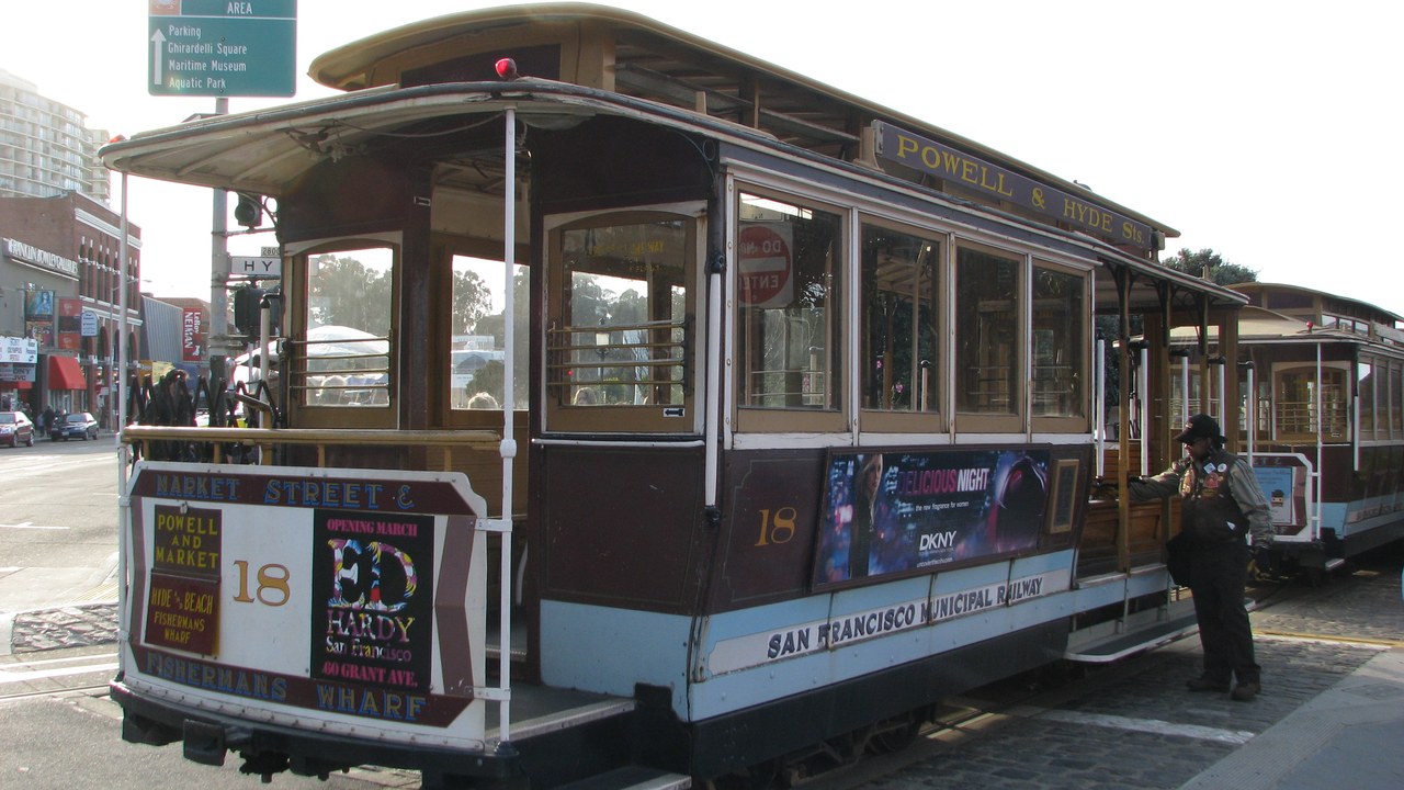 Powell Street cable car, San Francisco — Image Credit: Fietsbel - CC BY-SA 3.0/Wiki Commons