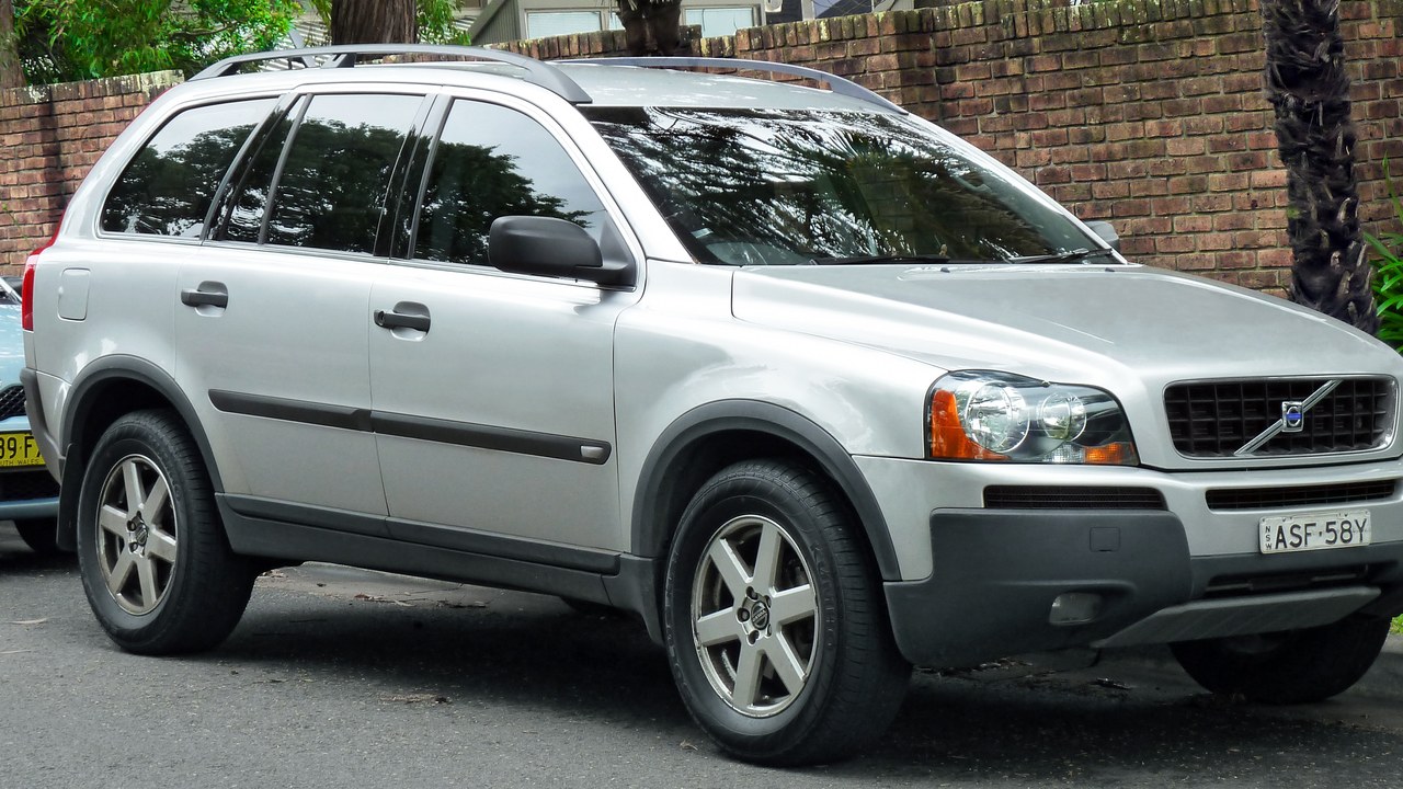 Volvo XC90 (2003) — Image Credit: OSX - Public domain/Wiki Commons