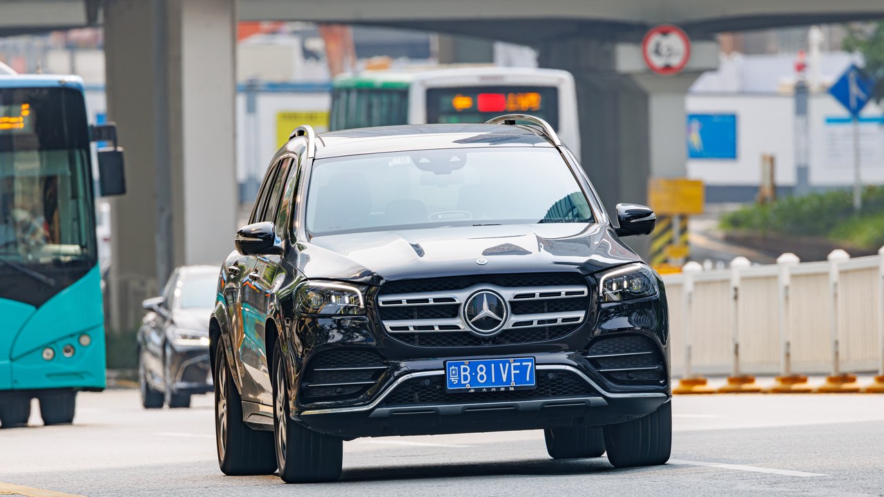 Mercedes-Benz GLS — Image Credit: Dinkun Chen - CC BY-SA 4.0/Wiki Commons