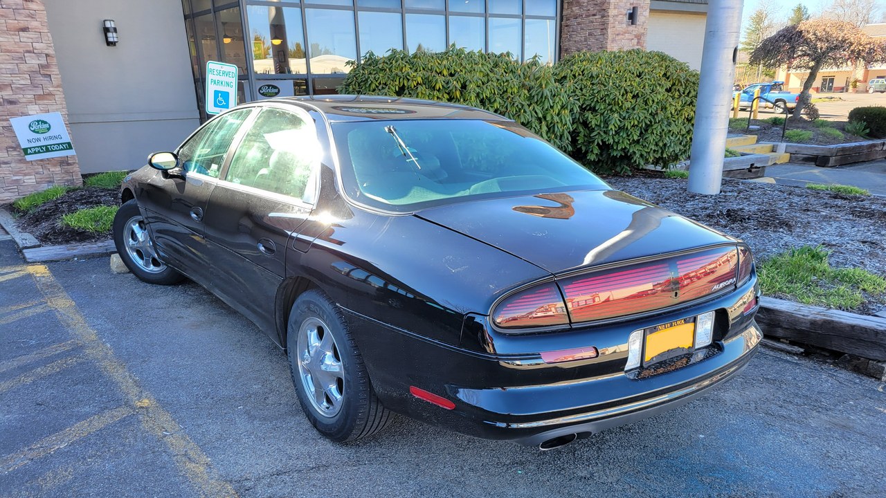 Oldsmobile Aurora (first generation) — Image Credit: Charles from Port Chester, New York - CC BY 2.0/Wiki Commons