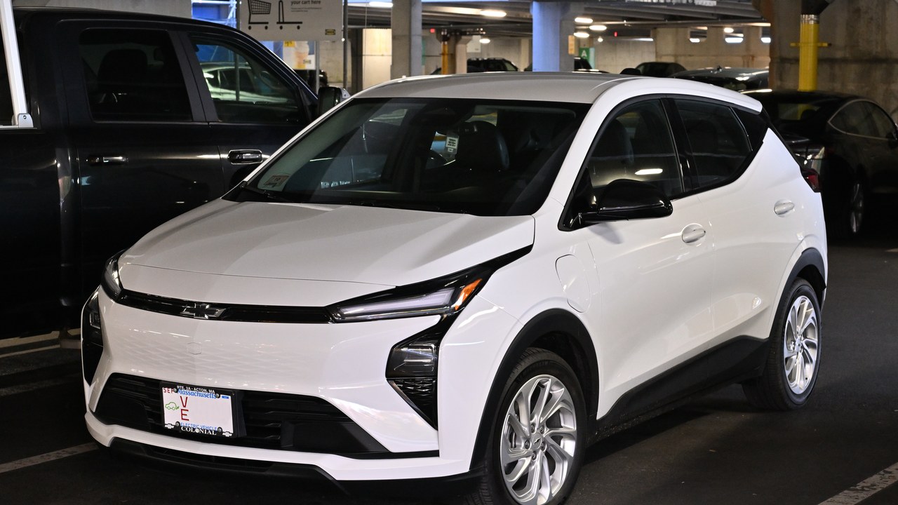 Chevrolet Bolt — Image Credit: 4300streetcar - CC BY 4.0/Wiki Commons