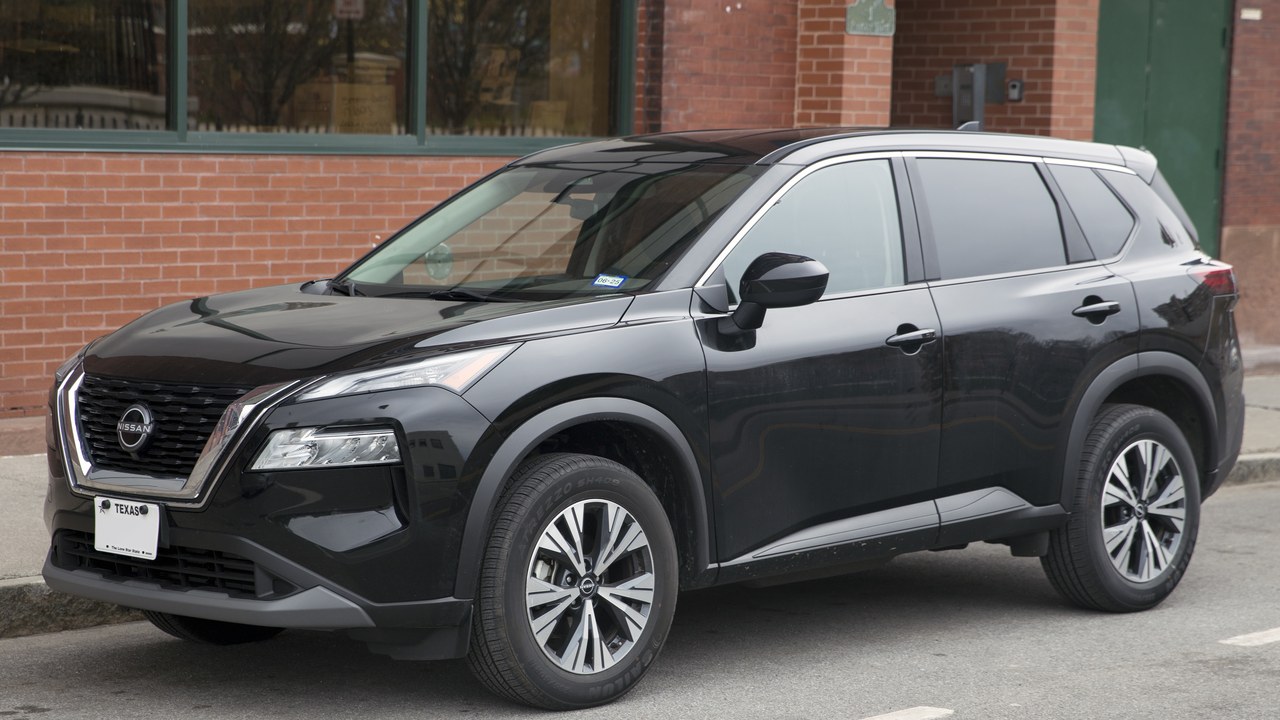 Nissan Rogue — Image Credit: Mr.choppers - CC BY-SA 3.0/Wiki Commons
