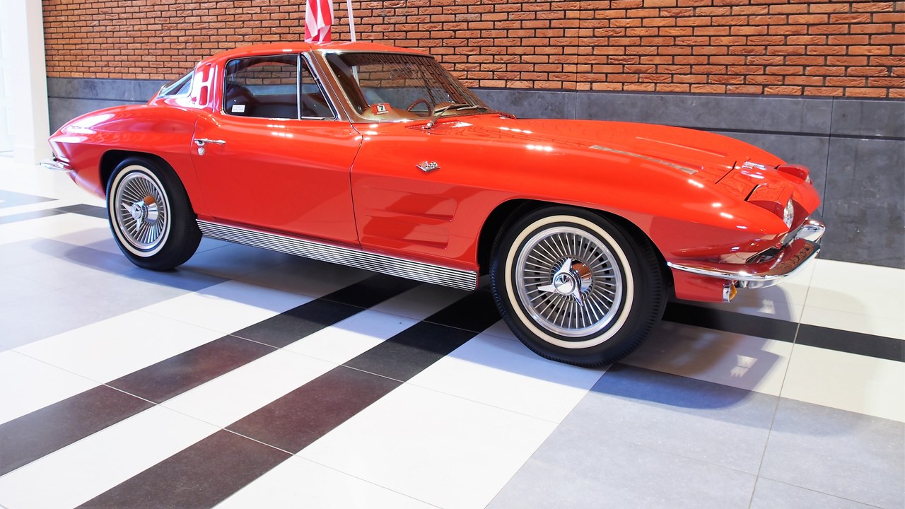 Chevrolet Corvette Sting Ray — Image Credit: Alf van Beem - Public domain/Wiki Commons