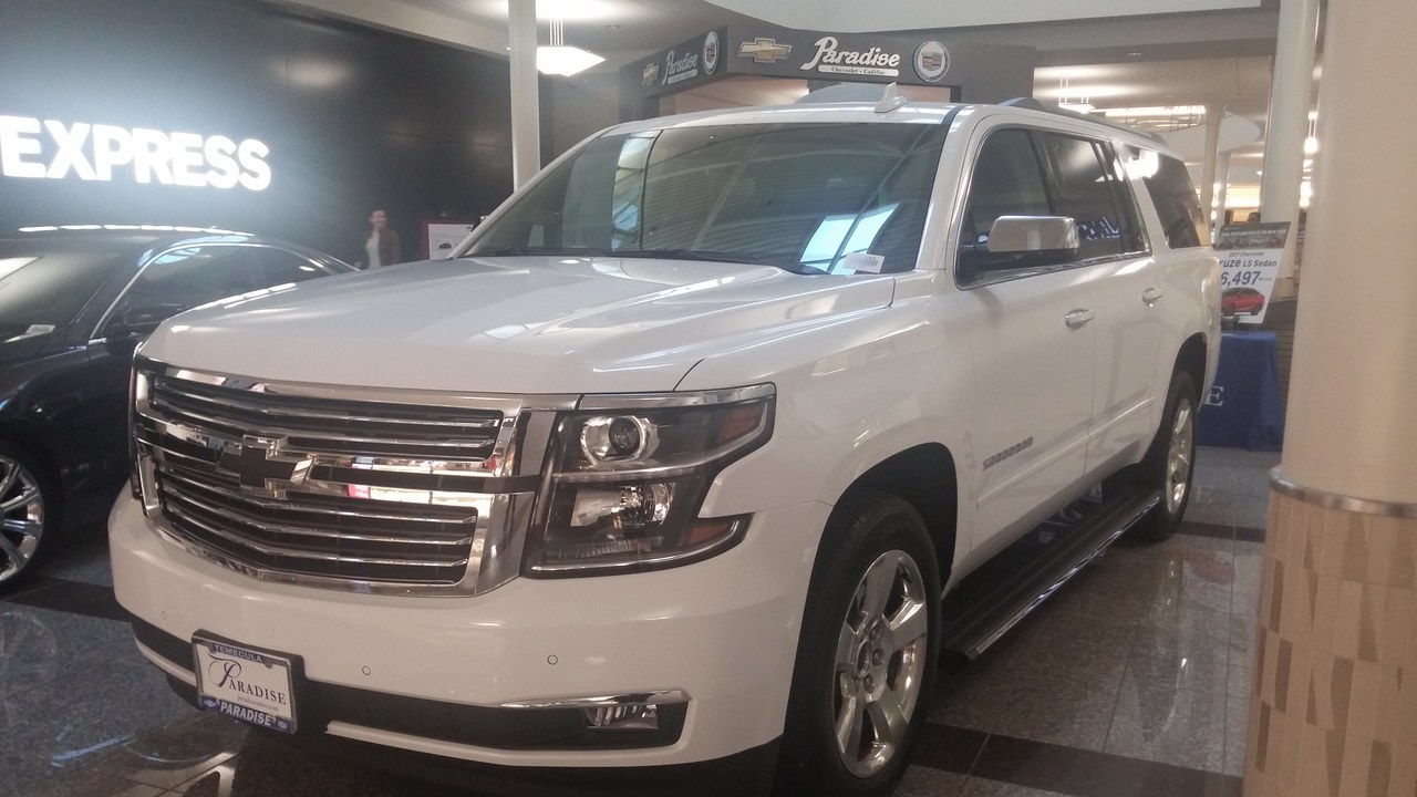 Chevrolet Suburban (2015–2020) — Image Credit: MTSRider18 - CC BY-SA 3.0/Wiki Commons