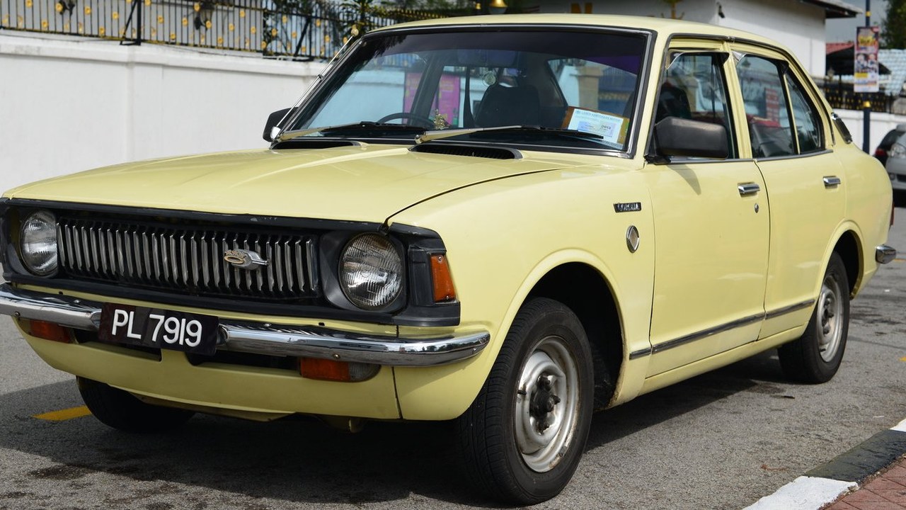 Toyota Corolla (E20) — Image Credit: Nicolas Lannuzel - CC BY-SA 2.0/Wiki Commons