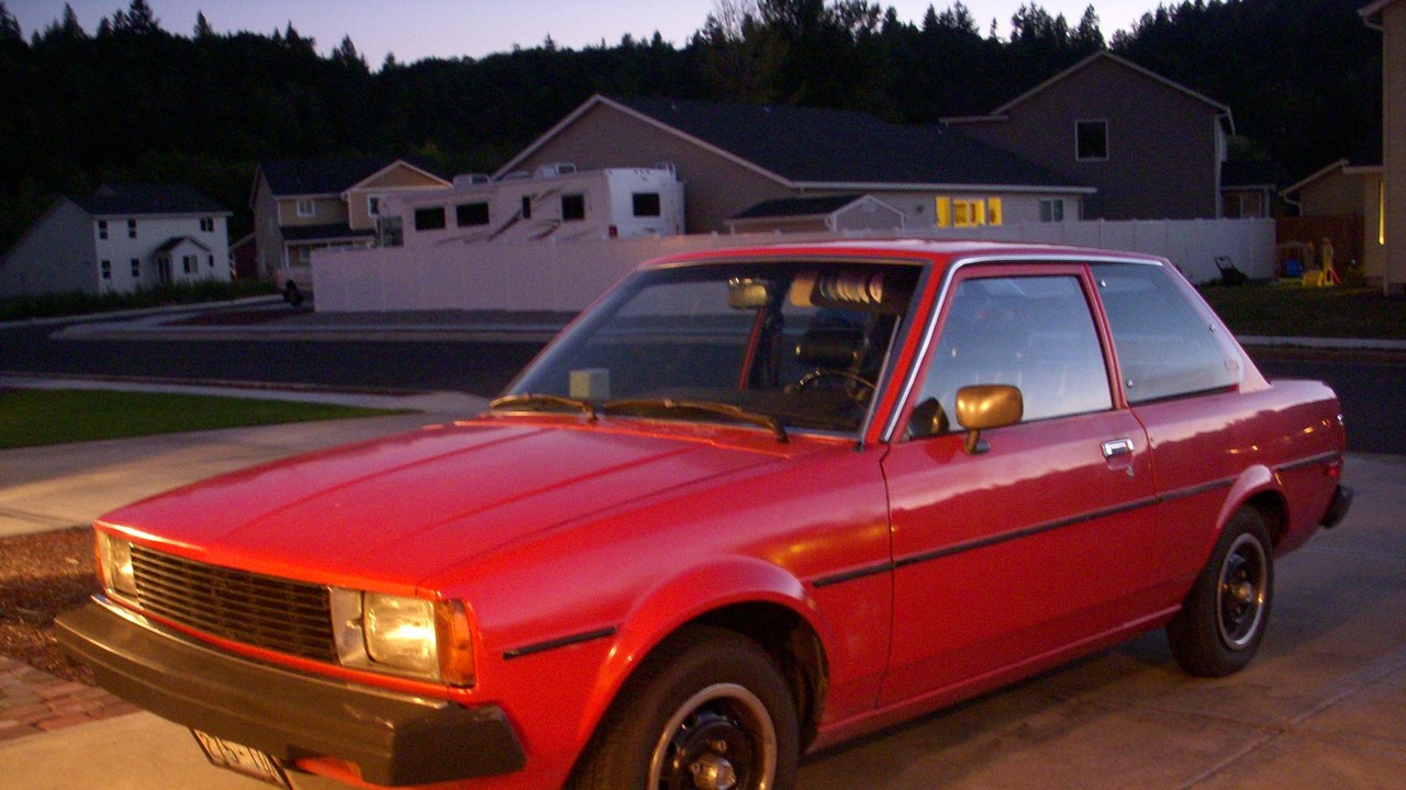 Toyota Corolla (E70) — Image Credit: Jaker 91 at English Wikipedia - Public domain/Wiki Commons