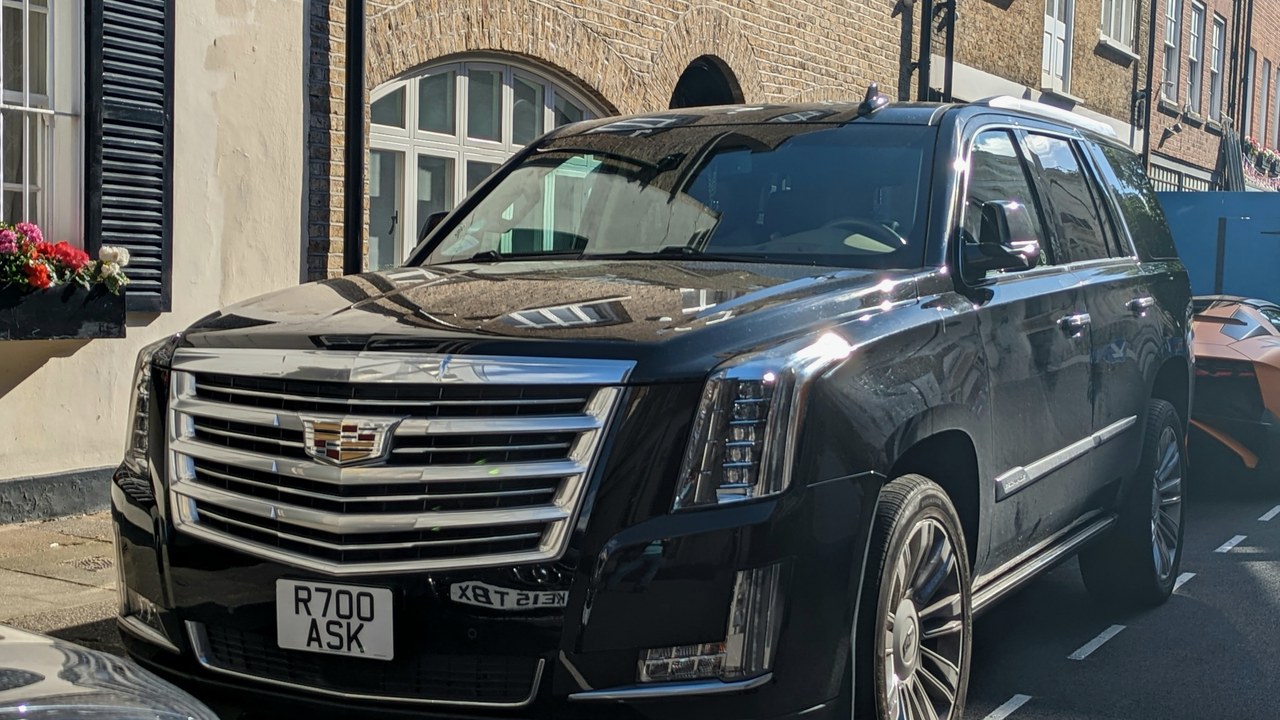 Cadillac Escalade (fourth generation) — Image Credit: Calreyn88 - CC BY-SA 4.0/Wiki Commons