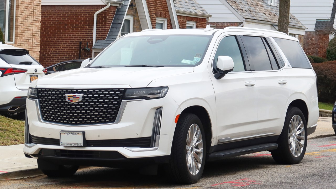 Cadillac Escalade (fifth generation) — Image Credit: Kevauto - CC BY-SA 4.0/Wiki Commons