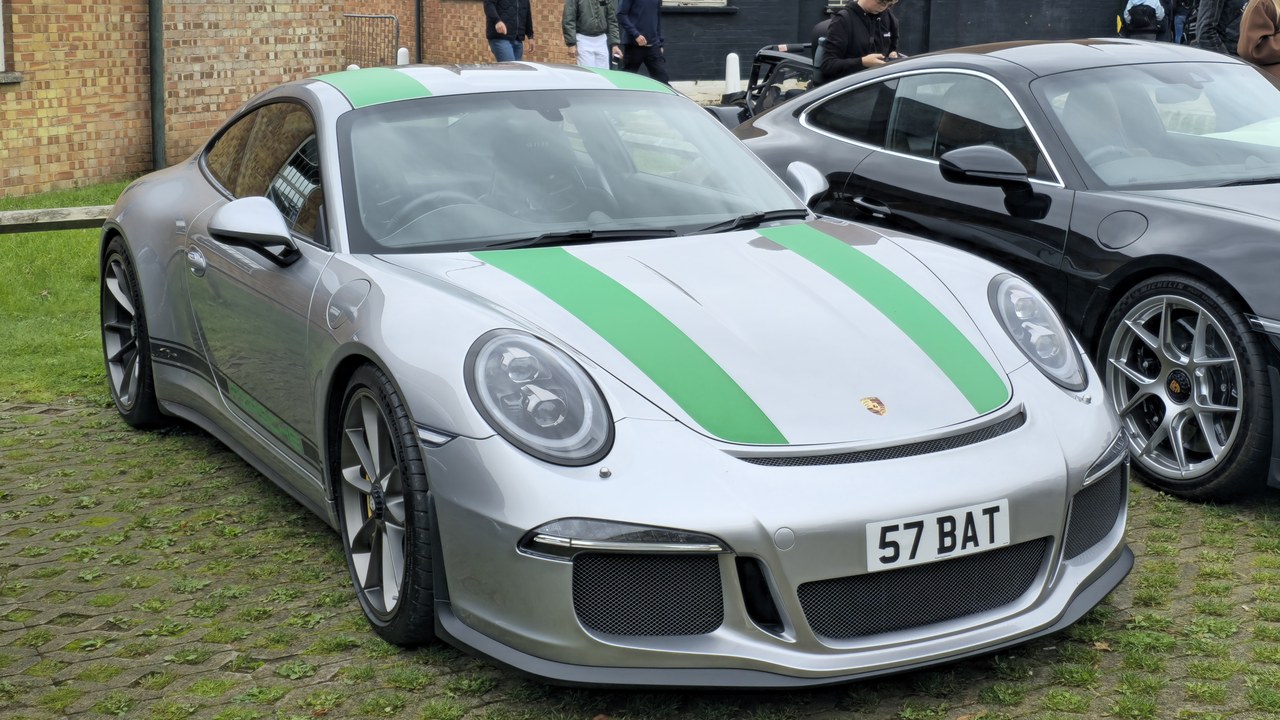 Porsche 911 R — Image Credit: Calreyn88 - CC BY-SA 4.0/Wiki Commons