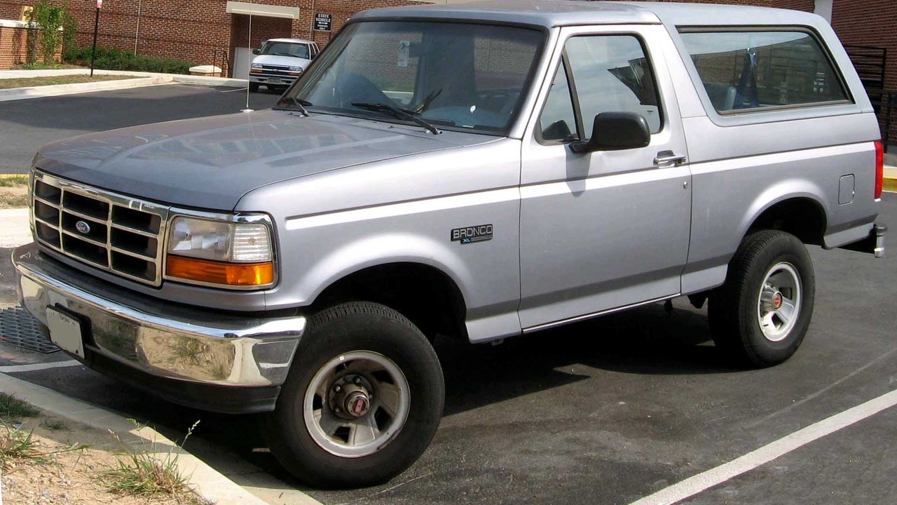Ford Bronco (1992, fifth generation) — Image Credit: IFCAR - Public domain/Wiki Commons