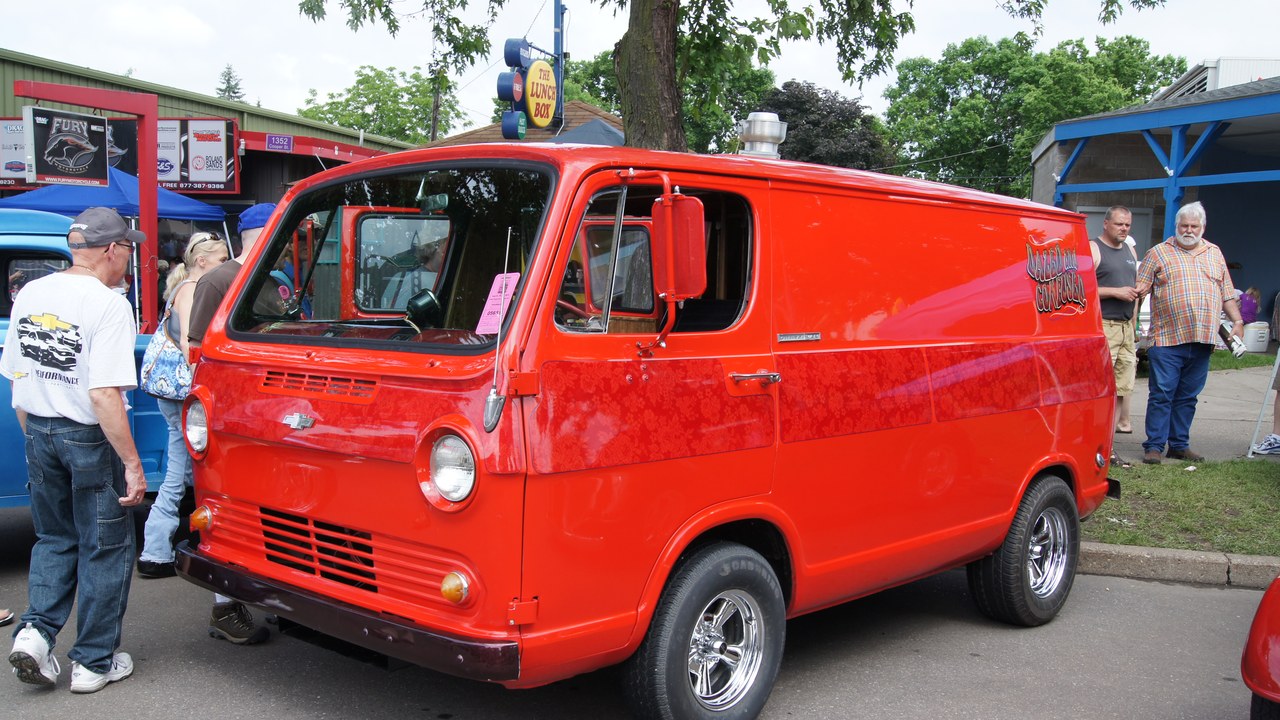 Chevrolet Van (1964) — Image Credit: Greg Gjerdingen from Willmar, USA - CC BY 2.0/Wiki Commons