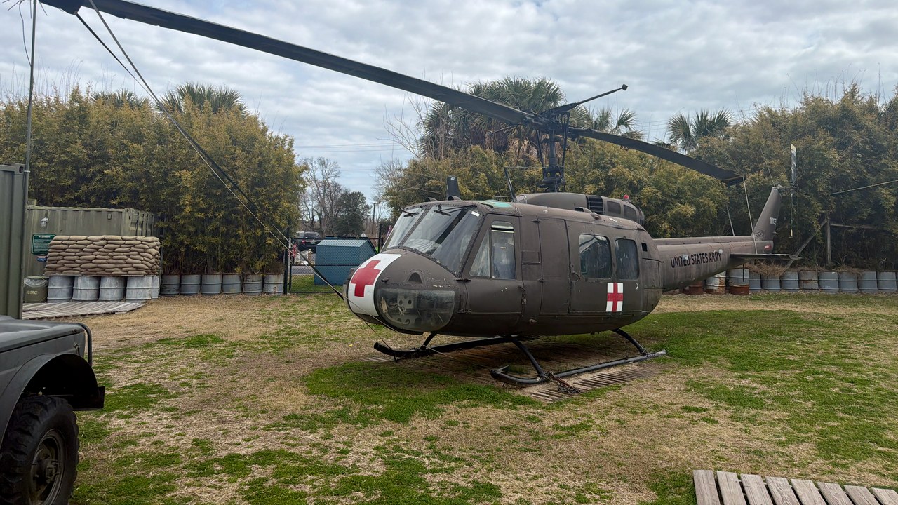 Bell UH-1H Super Huey — Image Credit: Oleg Yunakov - CC BY-SA 4.0/Wiki Commons