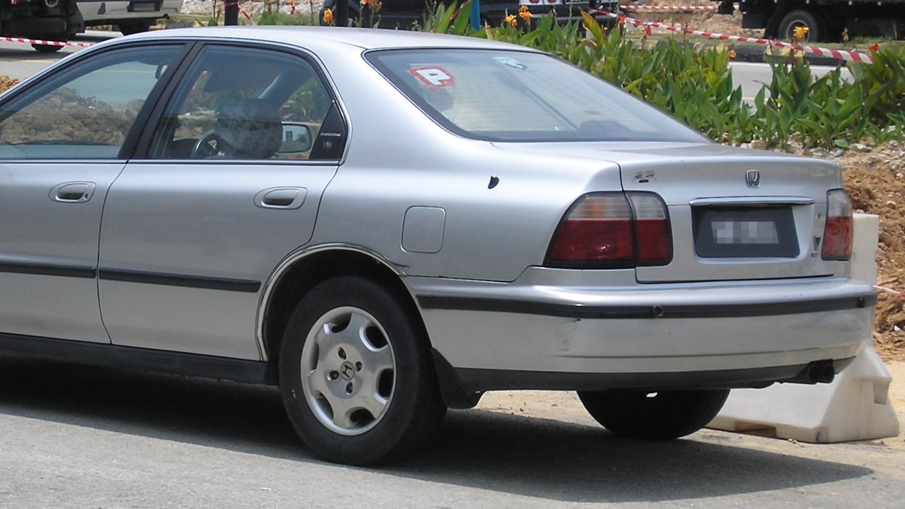 Honda Accord (fifth generation) — Image Credit: User:Two hundred percent - CC BY-SA 3.0/Wiki Commons