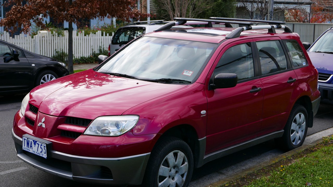 Mitsubishi Outlander — Image Credit: OSX - Public domain/Wiki Commons
