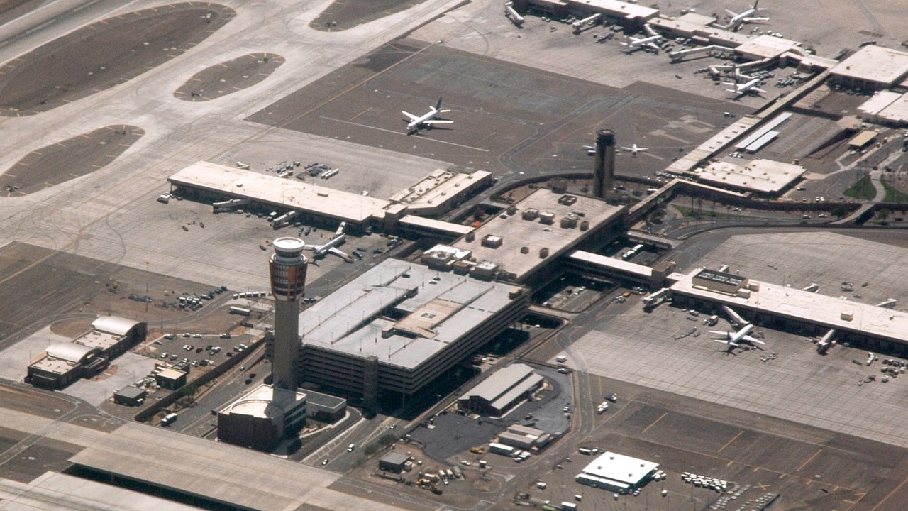 Phoenix Sky Harbor — Image Credit: Braboowi at en.wikipedia - CC BY-SA 3.0/Wiki Commons