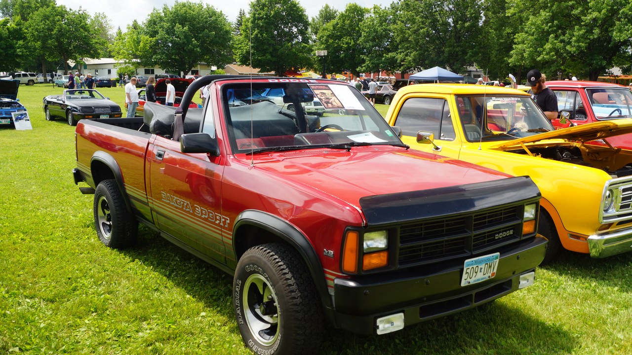 Dodge Dakota Convertible — Image Credit: Greg Gjerdingen - CC BY 2.0/Wiki Commons