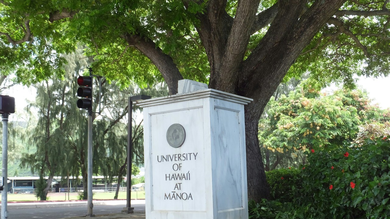 University of Hawaii — Image Credit: Mj-bird - CC BY-SA 4.0/Wiki Commons