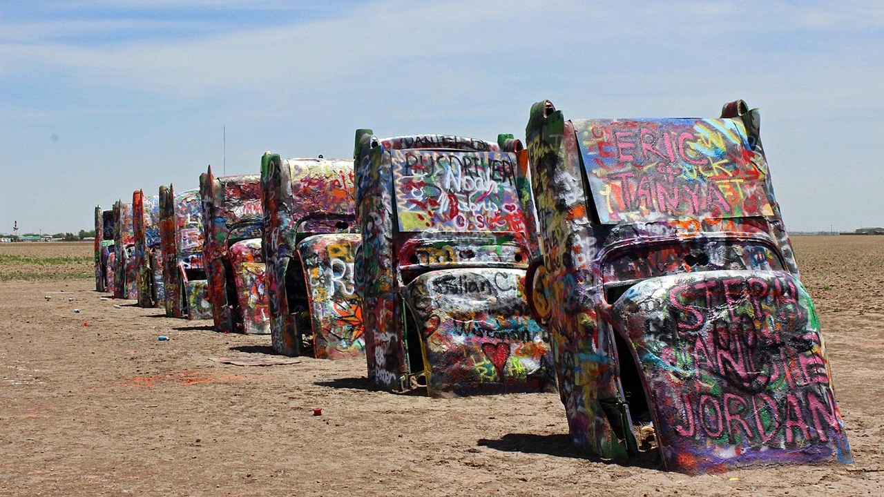 Cadillac Ranch — Image Credit: scott1346 from Mechanicsville, MD, USA - CC BY 2.0/Wiki Commons